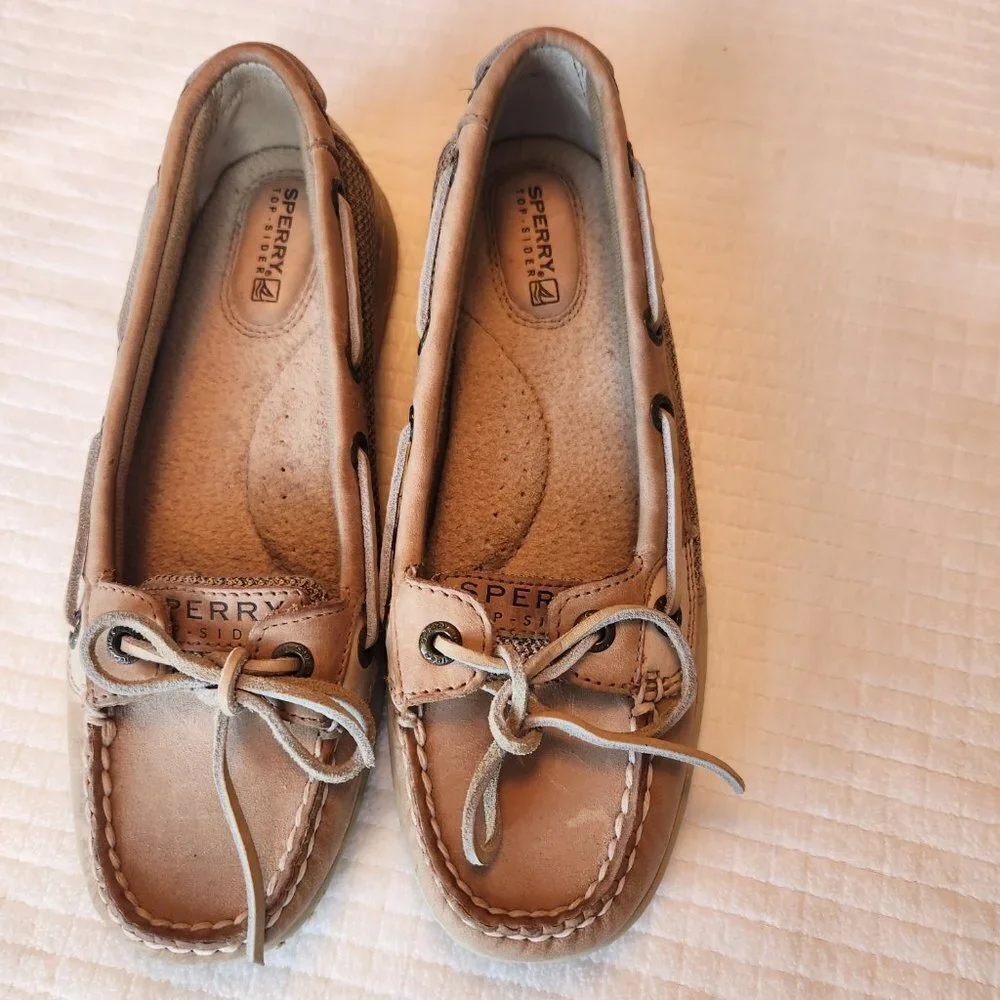 Sperry Top-Sider Women’s Cream Loafers NWT Sz 5.5